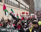 Grupa demonstranata koji podržavaju Palestinu protestirala je ispred kuće američkog državnog tajnika Antonyja Blinkena/