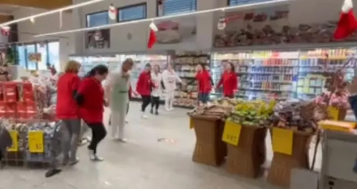 Kolo, radnici igraju kolo, bojkot u BiH, trgovine/Prtsc