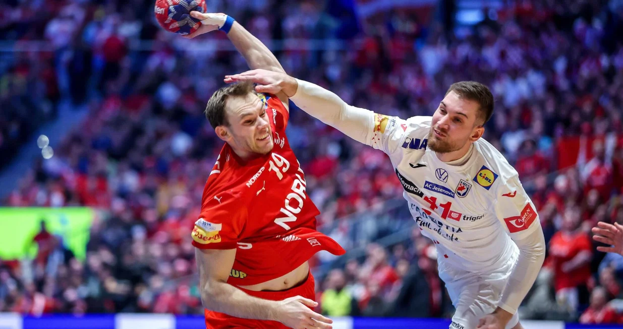 02.02.2025., Unity Arena, Oslo, Norveska - IHF Svjetsko rukometno prvenstvo 2025., finale, Hrvatska - Danska. Mathias Gidsel, Tin Lucin. Photo: Sanjin Strukic/PIXSELL