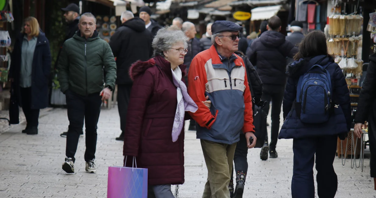 sarajevo januar barščaršija šetnja bašte turisti/Senad Gubelić