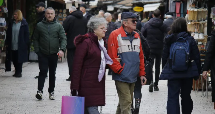 sarajevo januar barščaršija šetnja bašte turisti/Senad Gubelić
