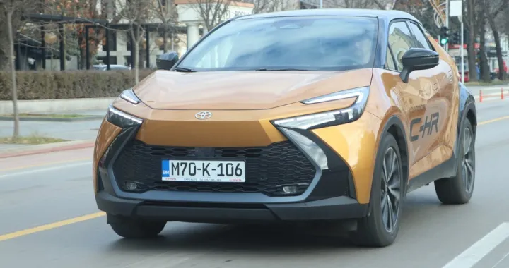 Test &ndash; Toyota C-HR Premiere 2.0 Hibrid (HEV)Konceptni dizajn i ekonomični pogon  gfhkdghkfghkfghkdghkghkfgh/
