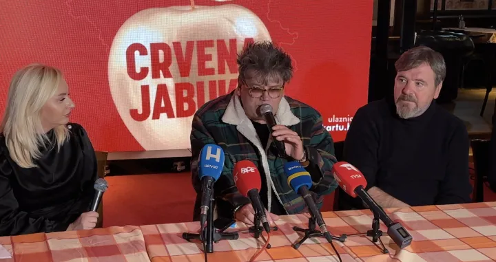 Crvena Jabuka press/