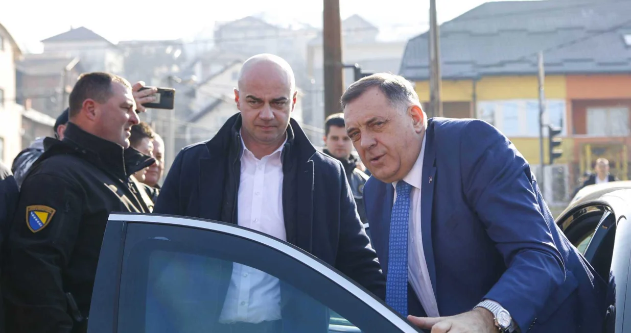 Milorad Dodik stigao na ročište, Sud BiH, Dodikove pristalice/Damir Deljo