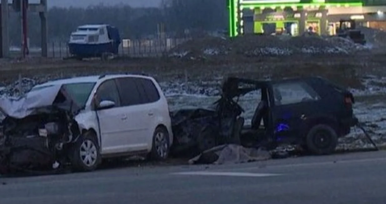 Smrskana vozila na mjestu nesreće/eBrčko//