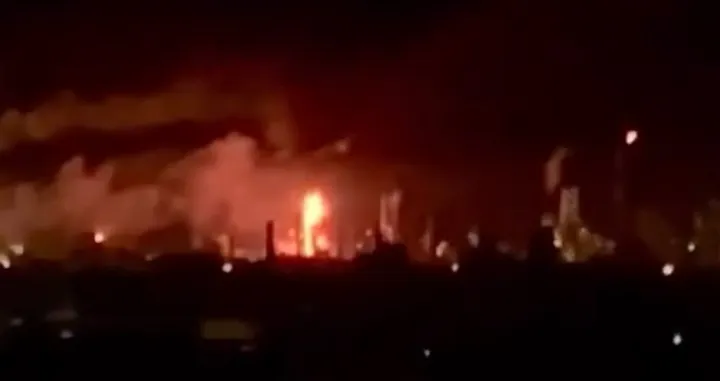 Veliki požar u ruskoj rafineriji/X/X