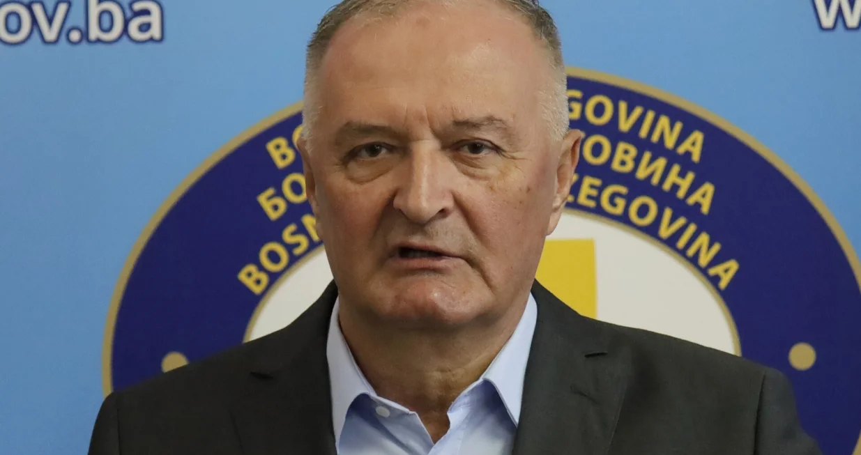 Ceremonija potpisivanja ugovora o donaciji Republike Slovenije Oružanim snagama BiH iz NATO Programa Izgradnje obrambenih kapaciteta (DCB) za projekat "Unapređenje sposobnosti VP u sastavu L-INF-BG"/Senad Gubelić