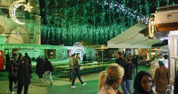 Baščaršija poslije iftara za Lejletul-Kadr/Damir Deljo