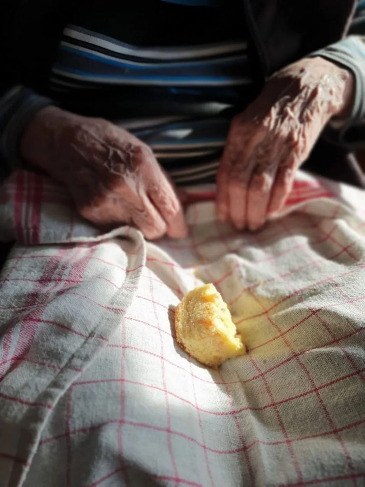 Iskra Mandarić: Lit by the Sun/