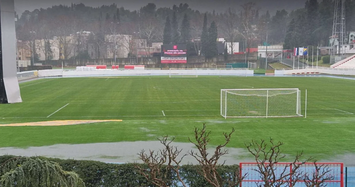 Stadion Pod Bijelim brijegom kiša