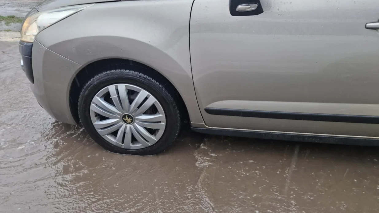 Vožnja otežana/Sanel Konjhodžić