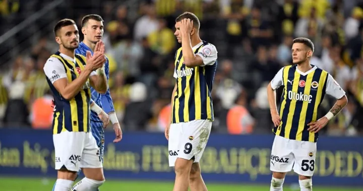 Fenerbahce - TrabzonsporDominik LivakovićDušan TadićEdin DžekoSebastian Szymanski
