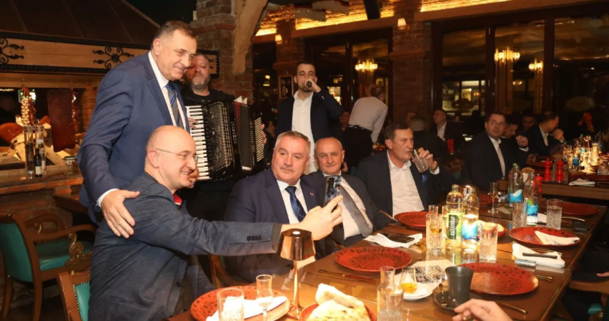 milorad dodik, večera, radovan višković/Screenshot