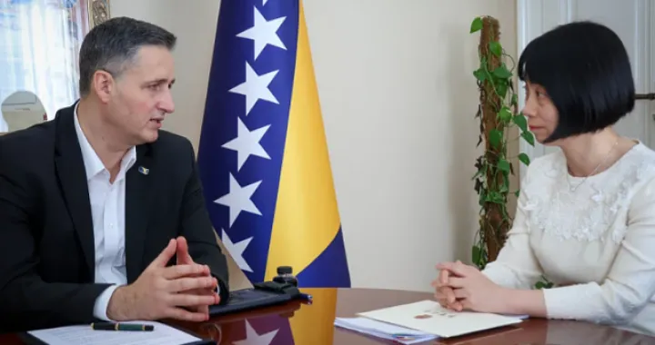 Denis Bećirović i Li Fen/