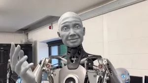 Humanoidni robot/