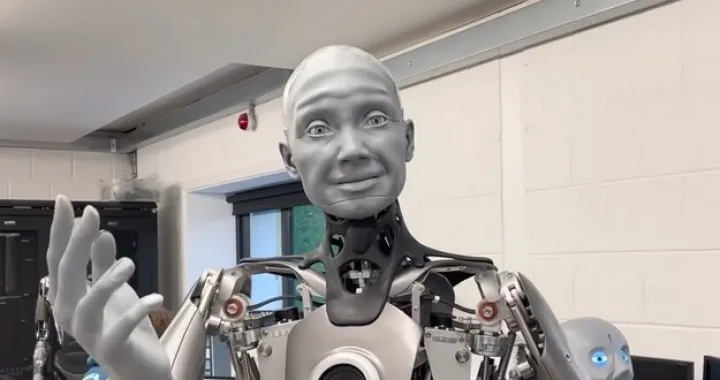 Humanoidni robot/