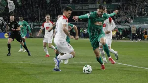 Fussball UEFA Conference League 2024/2025, Achtelfinale - SK Rapid Wien vs. FK Borac Banja Luka - Allianz Stadion/Weststadion Wien, ?sterreich: Dion Beljo SK Rapid Wien 7 im Zweikampf *** Football UEFA Conference League 2024 2025, round of 16 SK Rapid Vienna vs FK Borac Banja Luka Allianz Stadium Weststadion Vienna, Austria Dion Beljo SK Rapid Vienna 7 in a duel Copyright: xLukasxBierederx Photo: IMAGO/Lukas Biereder/IMAGOSPORT