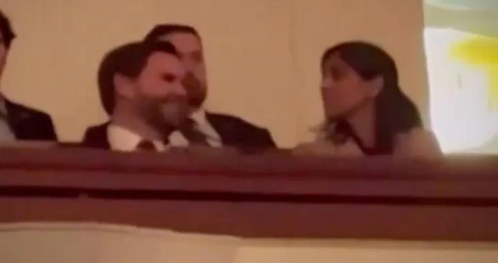 jd vance, izviždan, koncert/Screenshot