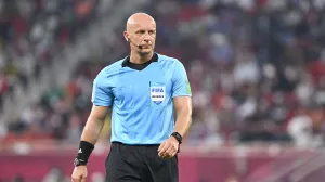 epa09643893 Polish referee Szymon Marciniak reacts during the FIFA Arab Cup 2021 semi final soccer match between Qatar and Algeria at Al Thumama Stadium in Doha, Qatar, 15 December 2021. EPA/NOUSHAD THEKKAYIL