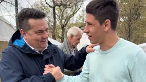 Nenad Stevandić u Pionirskom parku sa 'studentima koji hoće da uče'/X/