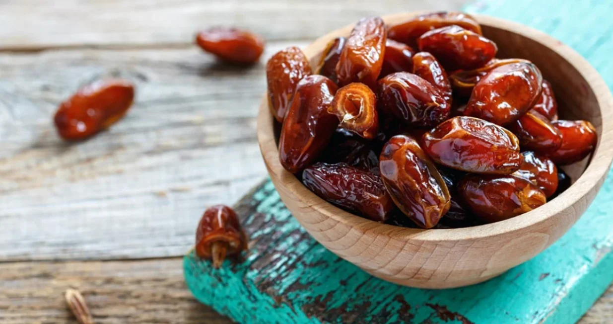 Dvije-tri hurme pojedene sat vremena prije doručka, ručka i večere smanjile apetit/