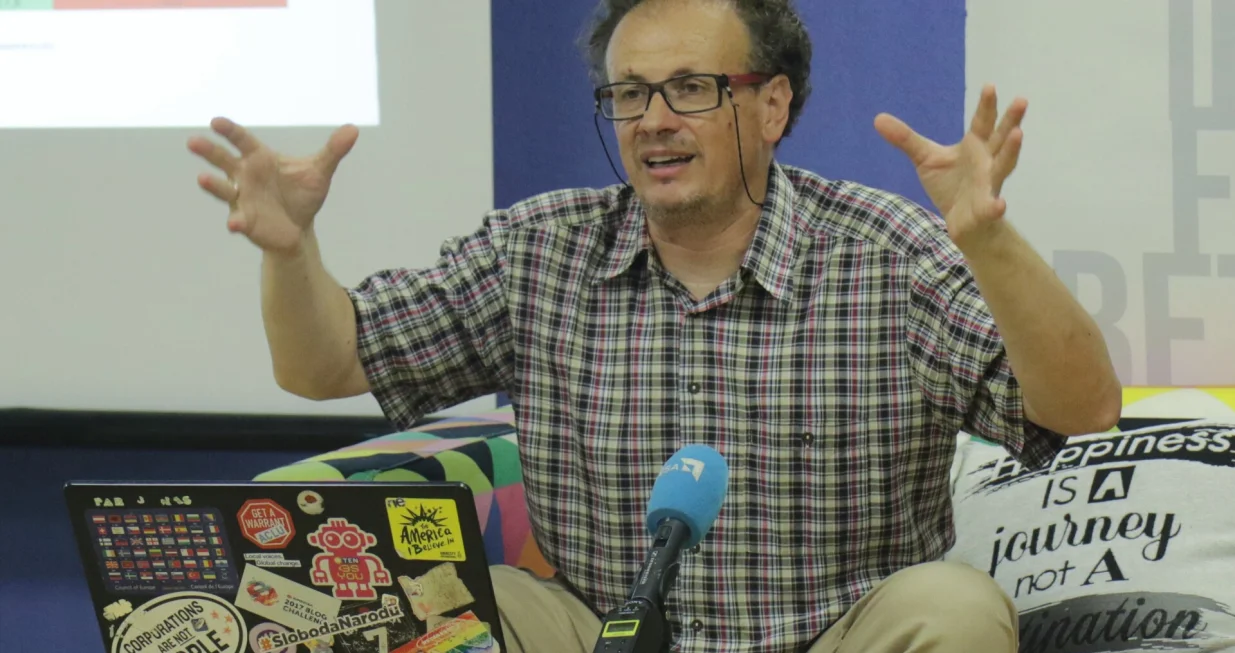 Promocija knjige "Kako mladi u BiH opažaju protekli rat?", Srđana Puhala/Senad Gubelić