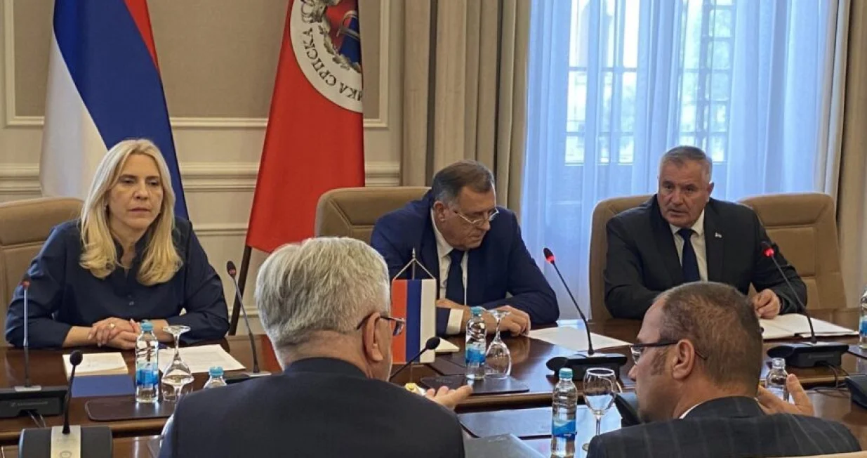 Sastanak vladajućih u RS, Dodik, Cvijanović, Višković, Čubrilović s leđa/