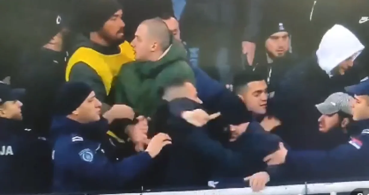 Tuča navijača u Novom Pazaru (FOTO: Screenshot)