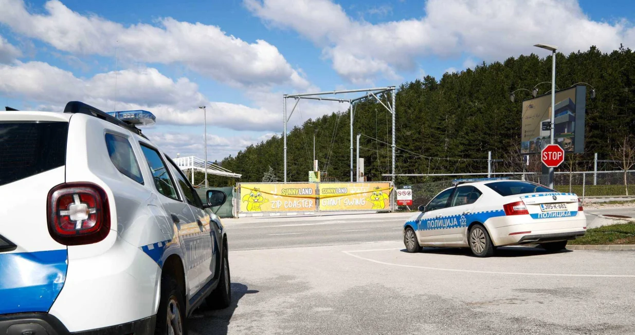 Bačena bomba na Sunnyland/Damir Deljo