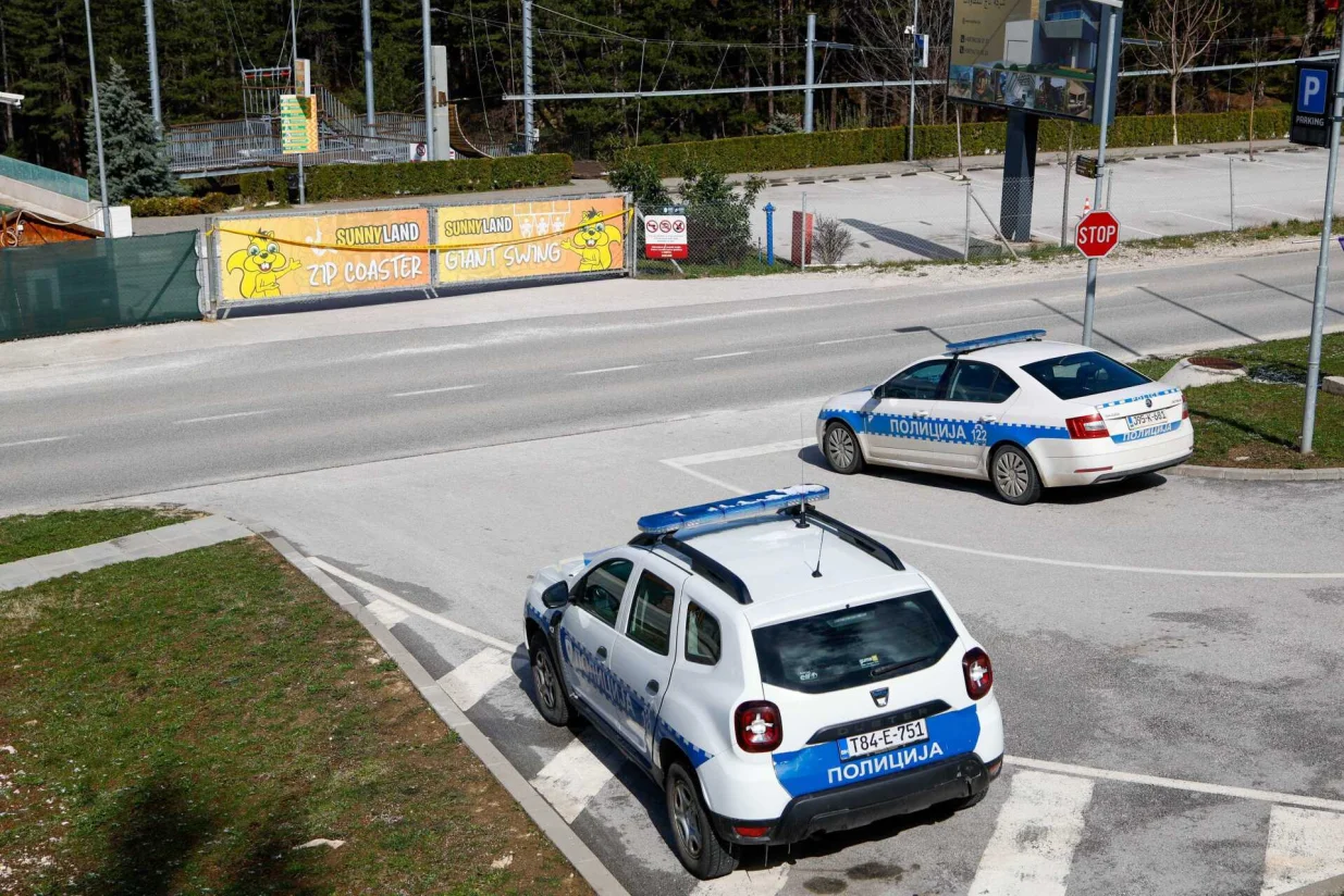 Bačena bomba na Sunnyland/Damir Deljo