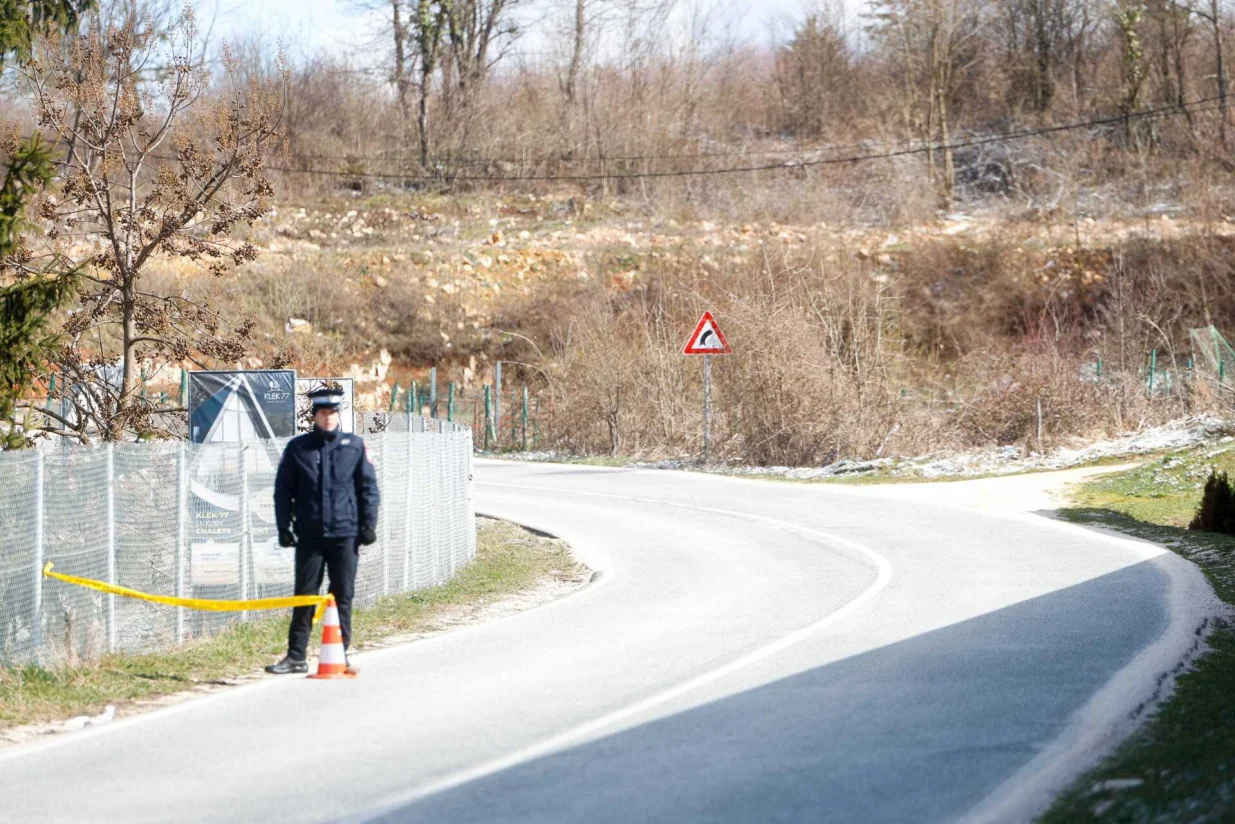 Bačena bomba na Sunnyland/Damir Deljo