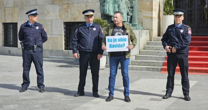 Davor Dragičević /Goran Dakić/