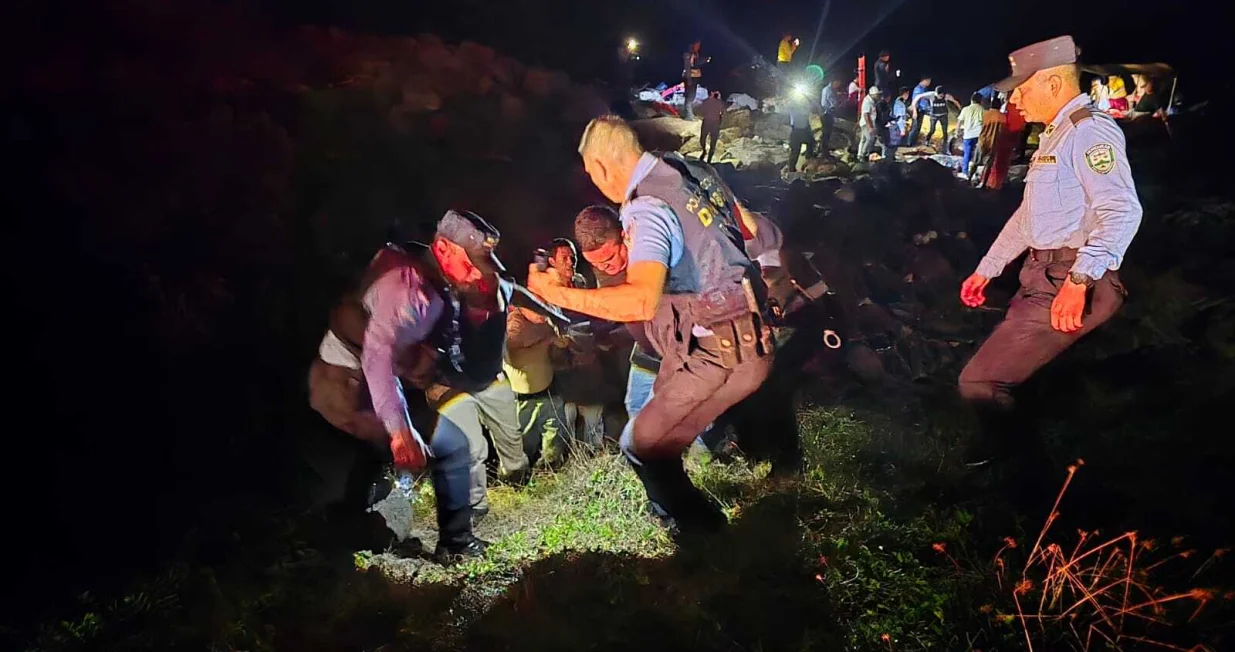 Izvučeno 10 putnika/X.com//