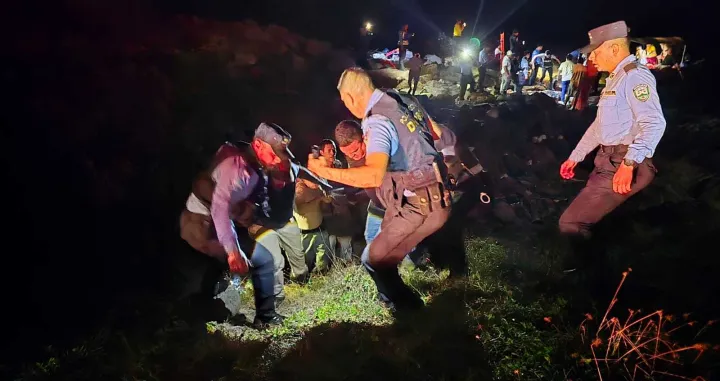 Izvučeno 10 putnika/X.com//