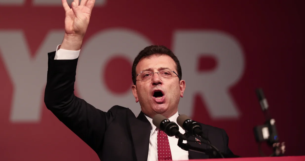 epa10367497 Istanbul's Mayor Ekrem Imamoglu speaks during a rally in front of the Istanbul Municipality, in Istanbul, Turkey, 15 December 2022. Istanbul's Mayor Ekrem Imamoglu, a member of the opposition Republican People's Party (CHP), was sentenced for more than two years in prison for insulting Turkish officials and has been given a 'political ban' by a Turkish court. EPA/SEDAT SUNA/Sedat Suna