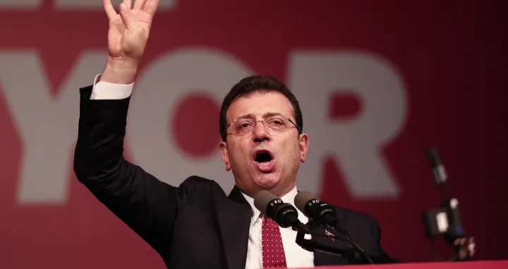 epa10367497 Istanbul's Mayor Ekrem Imamoglu speaks during a rally in front of the Istanbul Municipality, in Istanbul, Turkey, 15 December 2022. Istanbul's Mayor Ekrem Imamoglu, a member of the opposition Republican People's Party (CHP), was sentenced for more than two years in prison for insulting Turkish officials and has been given a 'political ban' by a Turkish court. EPA/SEDAT SUNA/Sedat Suna