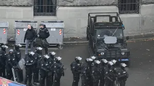 Vozilo sa nečim što liči na zvučni top/Vesna Lalić