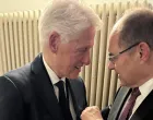 Clinton i Schmidt u Berlinu/Ohr