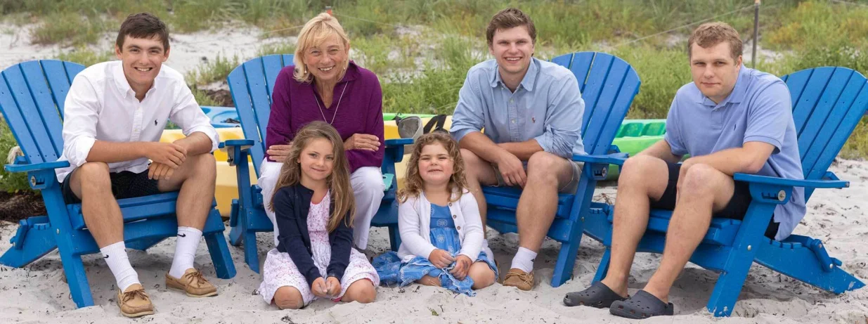 Guvernerka Janet Mills sa familijom/