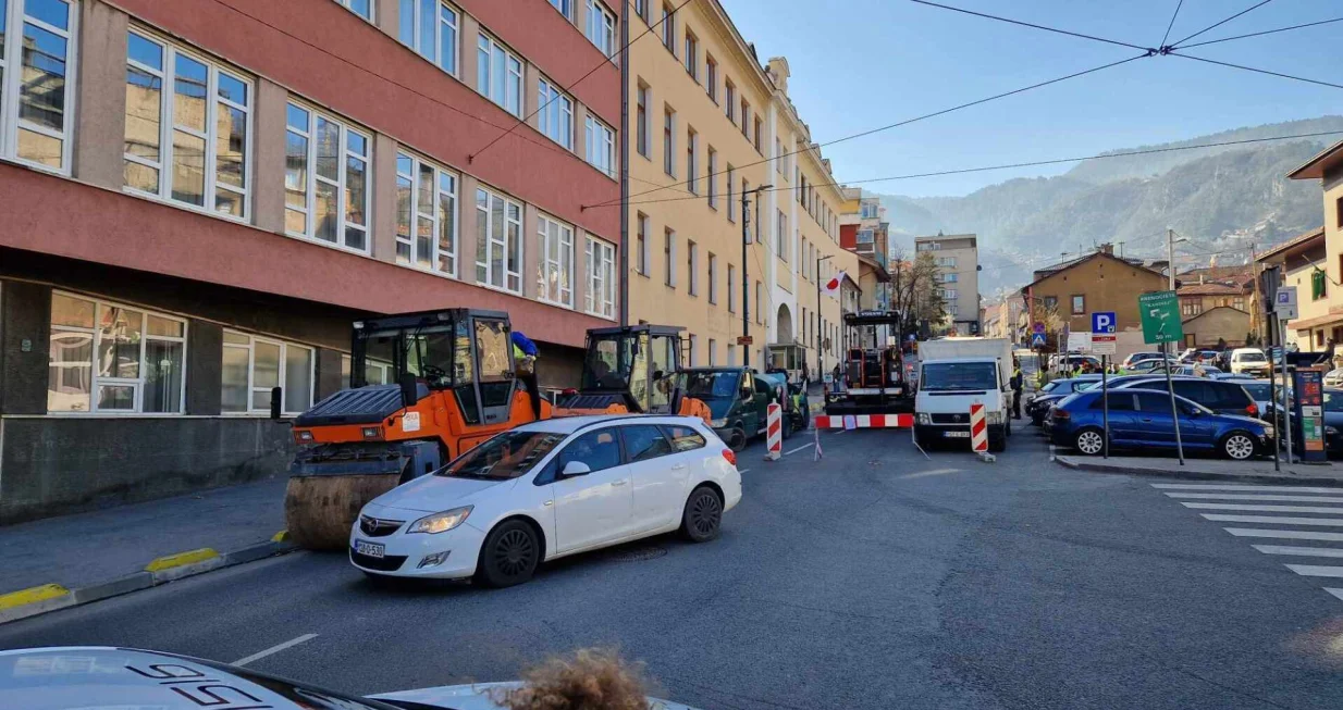 Saobraćajni kolaps na Bistriku, asfaltiranje ceste/Sanel Konjhodžić
