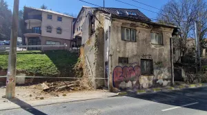 Obrušavanje fasade, kuća, napušteni objekat, Stari Grad/Sanel Konjhodžić