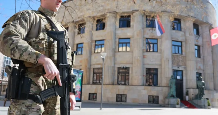 Vihor, oklopnjak, Palata predsjednika RS-a, SAJ, Crvene beretke, Milorad Dodik, straža/Siniša Pašalić