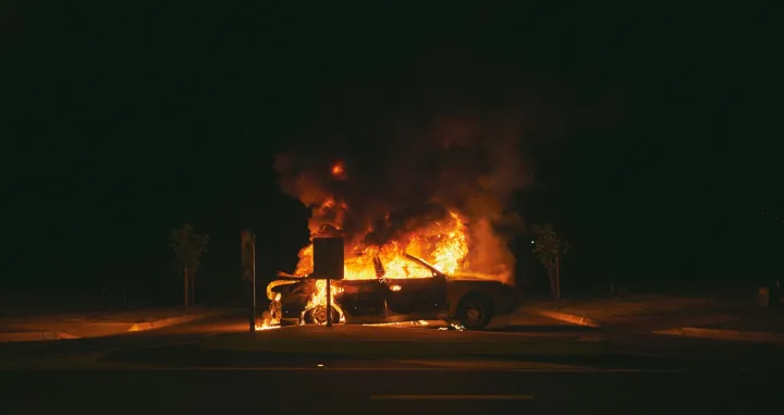 Goruće vozilo/Ilustracija