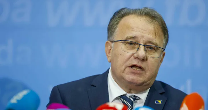 Nermin Nikšić, premijer FBiH, press konferencija, minimalna plata/Damir Deljo