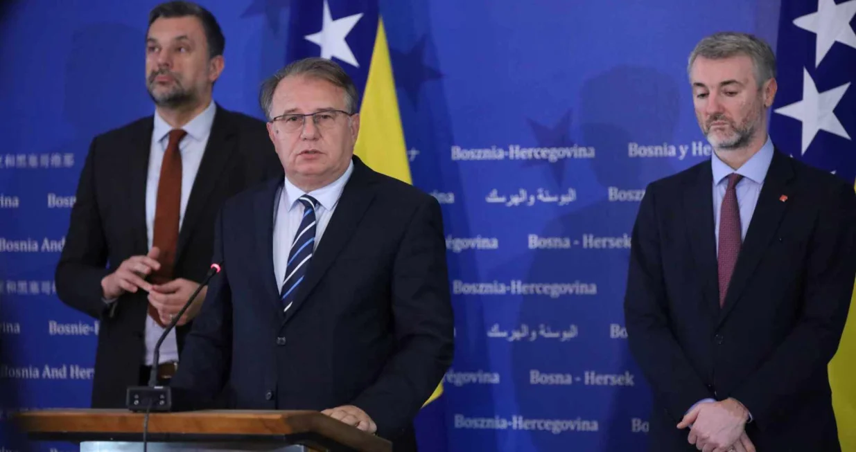 Nermin Nikšić i partneri iz Trojke (Konaković, Forto)/Senad Gubelić/