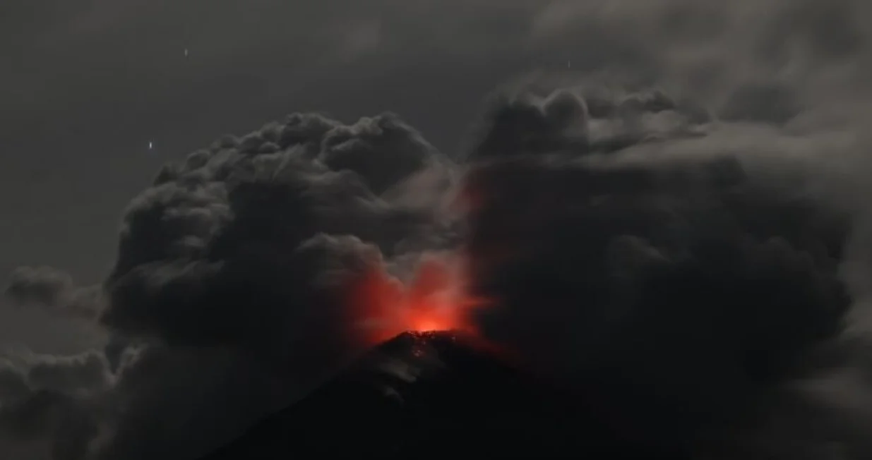 Eruptirao vulkan/X.com//