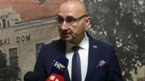 Ministar vanjskih i europskih poslova Republike Hrvatske Gordan Grlić Radman u Bugojnu, nazočio otkrivanju spomen-ploče Anti Grliću Radmanu//