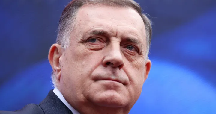 President of Republika Srpska (Serb Republic) Milorad Dodik addresses his supporters reacting to court decision on charges that he defied rulings by an international peace envoy, in Banja Luka, Bosnia and Herzegovina, February 26, 2025. REUTERS/Amel Emric/Amel Emric
