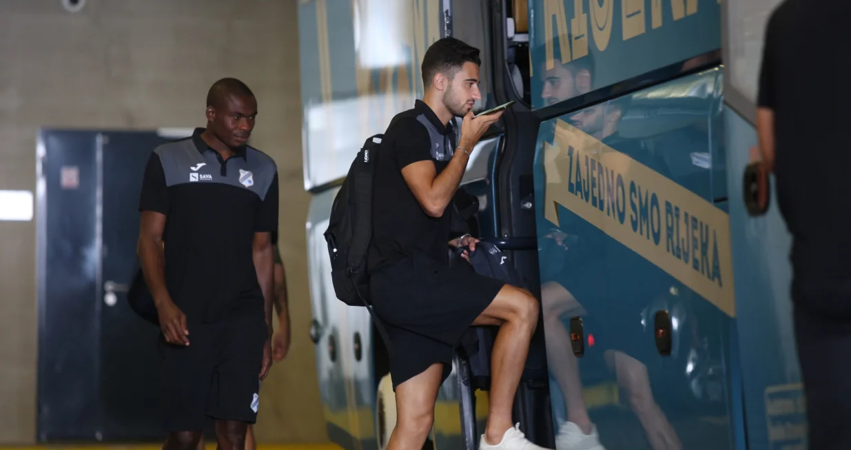 21.8.2019., Rijeka - Odlazak nogometasa Rijeke na prvu utakmicu doigravanja za ulazak u Europsku ligu protiv KAA Gent. David Nwolokor, Dani Iglesias Photo: Nel Pavletic/PIXSELL