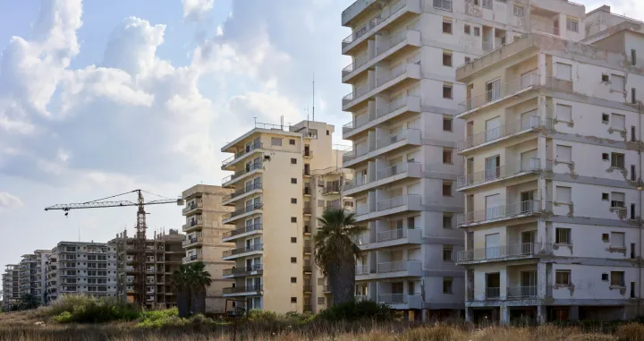 Varosha, Famagusta, Cyprus, Kipar, grad, napu&scaron;ten/Steffen Lemmerzahl